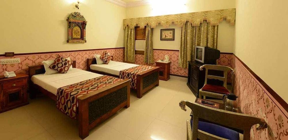 Hotel Sagar Биканер Экстерьер фото